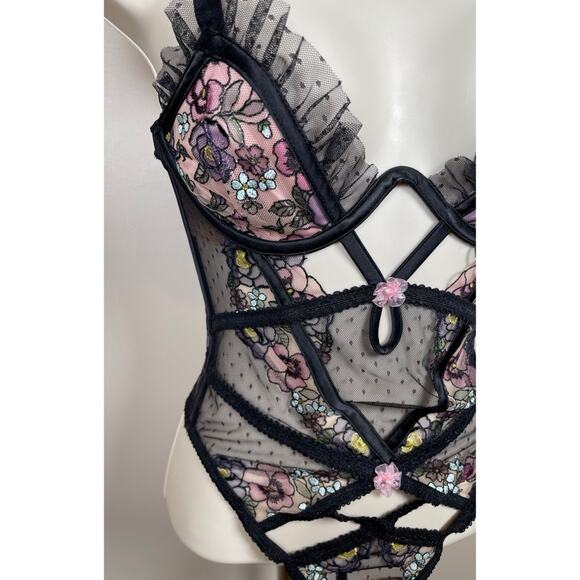 For Love & Lemons Clara Floral Embroidered Cutout Ruffle Black Bodysuit Size XXS - Picture 5 of 9